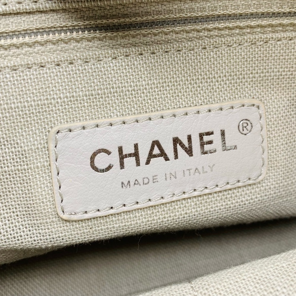 Chanel 2022 Small Deauville Tote w/ Pouch 💙 - Picture 10 of 16